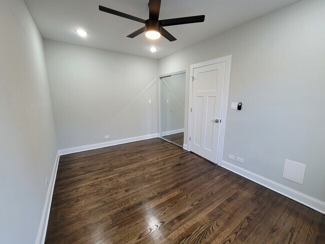 Foto del edificio - 5058.5 N Wolcott Ave