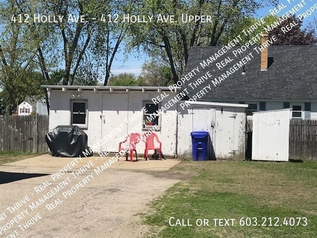 Building Photo - Bright Upper Level 2 Bedroom Duplex