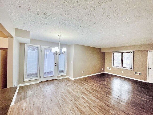 Foto del edificio - 296 S Fitzhugh St