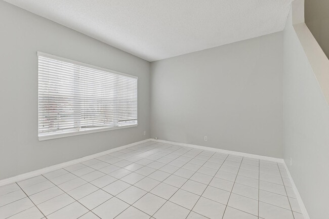 Building Photo - 6007 Red Plum Ct