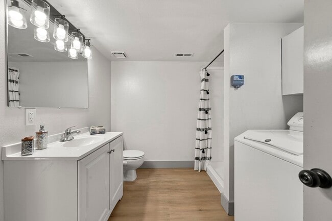 Foto del edificio - 330 Putnam Dr