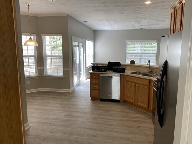 Building Photo - 5268 Pirata Pl