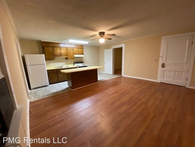 Building Photo - 1 br, 1 bath House - 220 East Main St. C