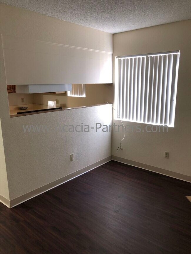 Foto del edificio - Two Bedroom/One Bath