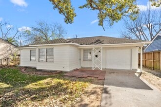 Building Photo - 6711 Schiller St