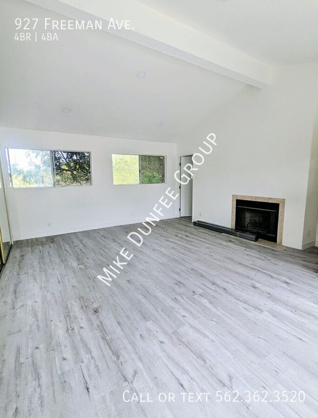 Building Photo - 927 Freeman Ave