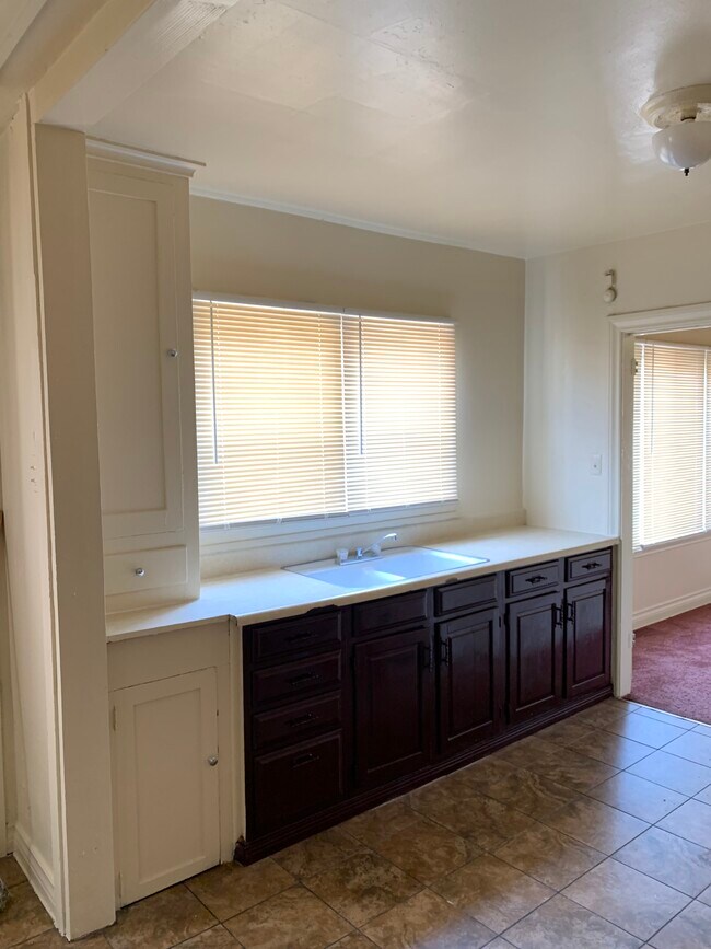 Kitchen - 3902 3rd Ave