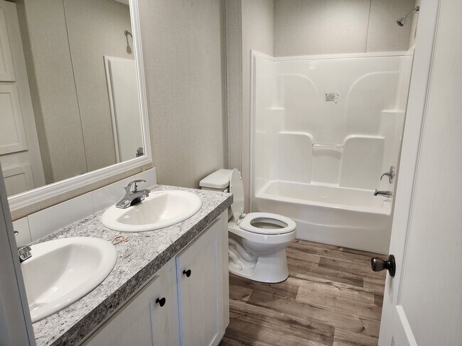 Building Photo - 3900 Nesrus Ln