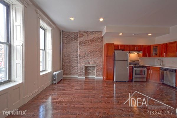 Primary Photo - 353 Myrtle Ave