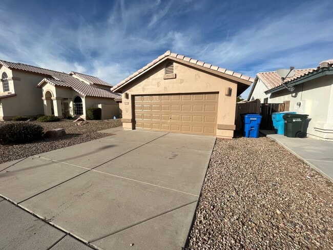 Building Photo - 4 Weeks of Free Rent! - Three bedroom Sing...