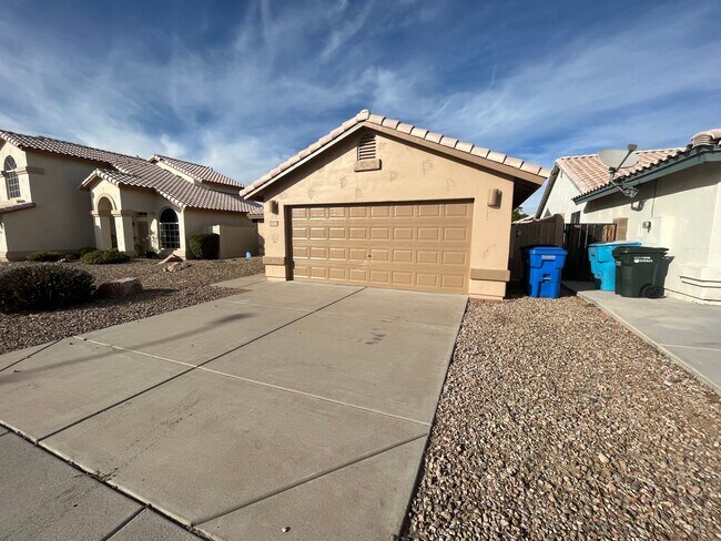 Building Photo - Three bedroom Single Family Home in North ...