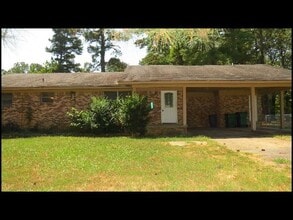 Building Photo - 9900 Pinnacle Valley Rd