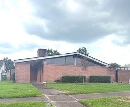 Building Photo - 8214 Glenalta St