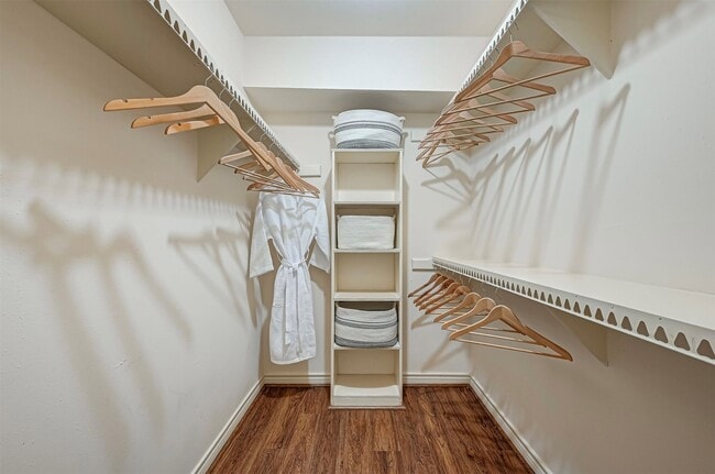 Foto del edificio - 482 N Post Oak Ln