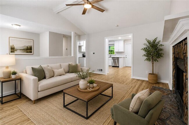 Foto del edificio - 1600 Sugar Plum Dr SW