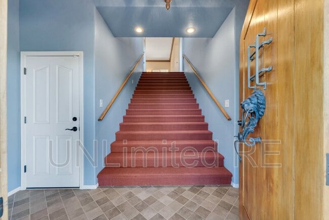 Building Photo - 340 W Flushing Quail Rd