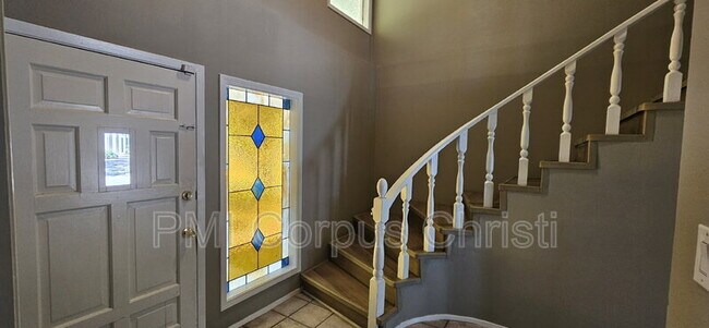 Building Photo - 1022 Delta Dr