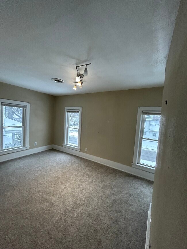 Foto del edificio - 339 N Grove St