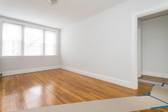 Building Photo - 136 Highland Ave