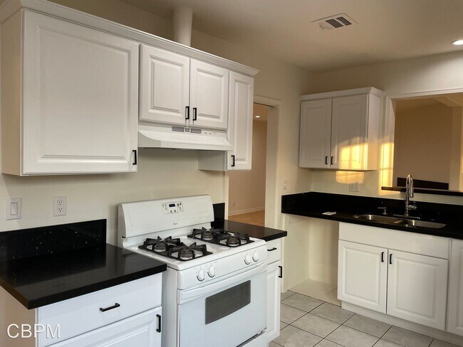Building Photo - 3 br, 2 bath House - 18656 Runnymede Street