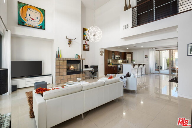 Building Photo - 906 Oceo Cir S