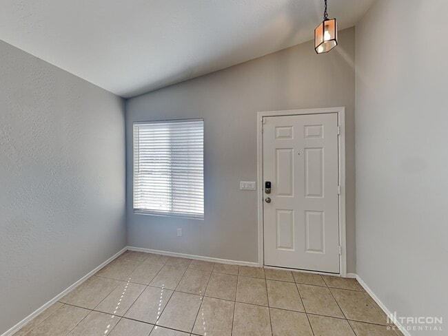 Building Photo - 31361 N Blackfoot Dr