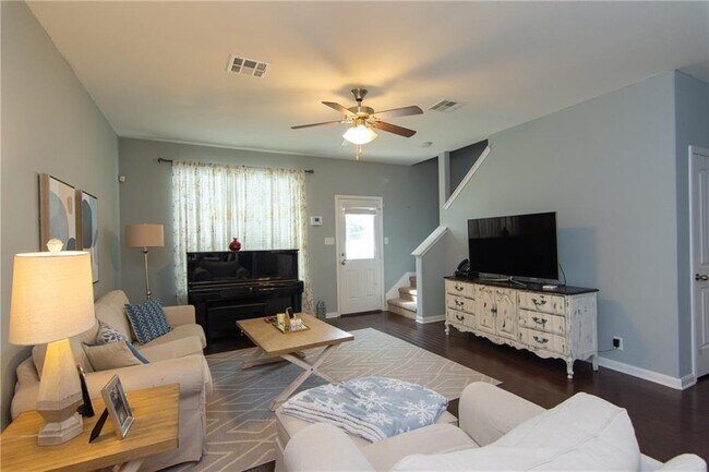 Foto del edificio - 934 Lost Pines Ln