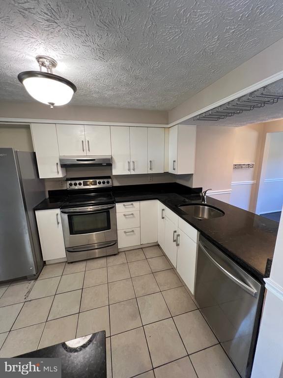 Foto del edificio - 2832 S Meade St