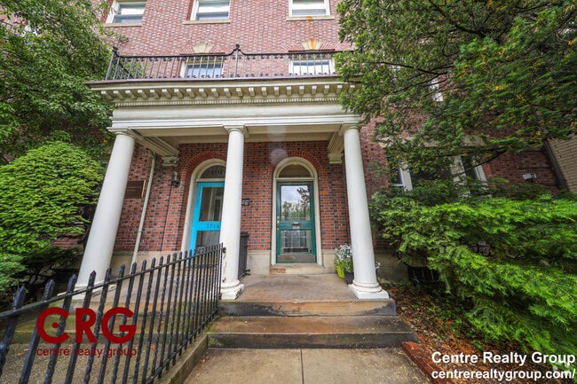 Building Photo - 1722 Beacon St