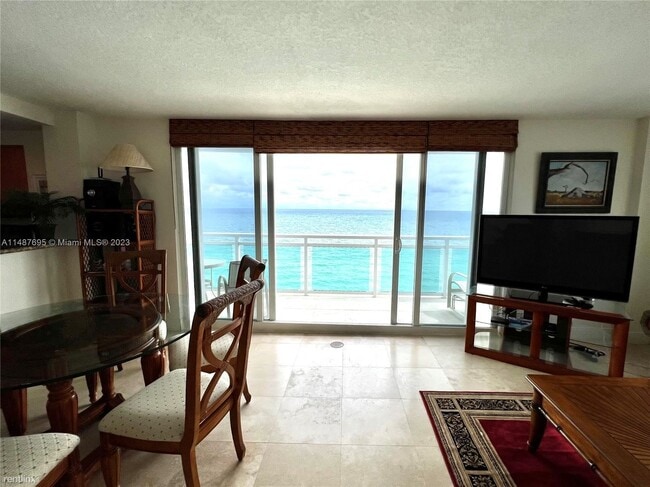Building Photo - 2 br, 2 bath Condo - 6917 Collins Ave Apt ...