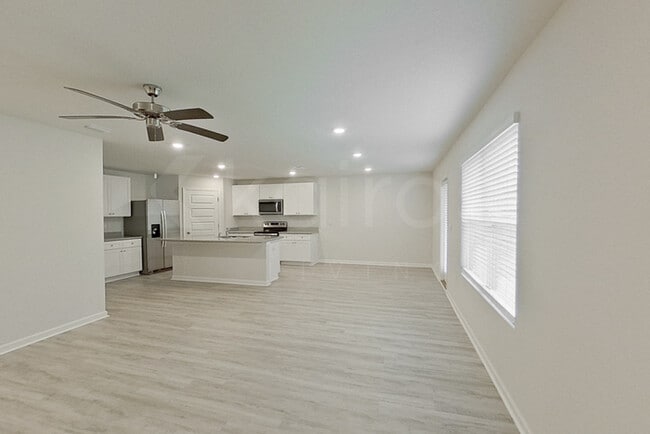 Building Photo - 277 Monarch Ln
