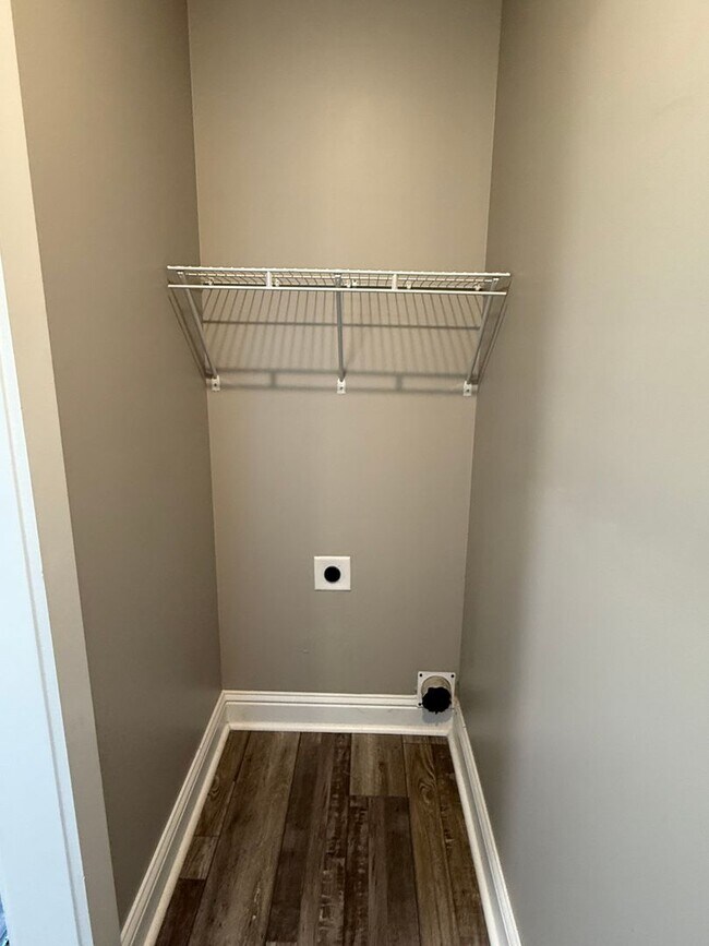 Foto del edificio - Beautiful 2 bed 1 bath Duplex