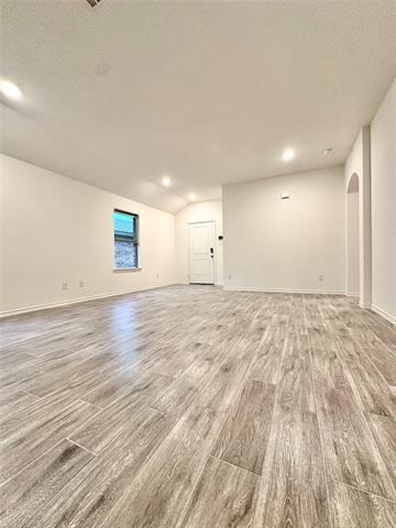 Foto del edificio - 604 Meadow Wood Ln