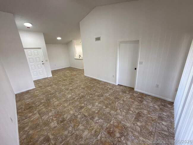 Foto del edificio - 2851 N Oakland Forest Dr