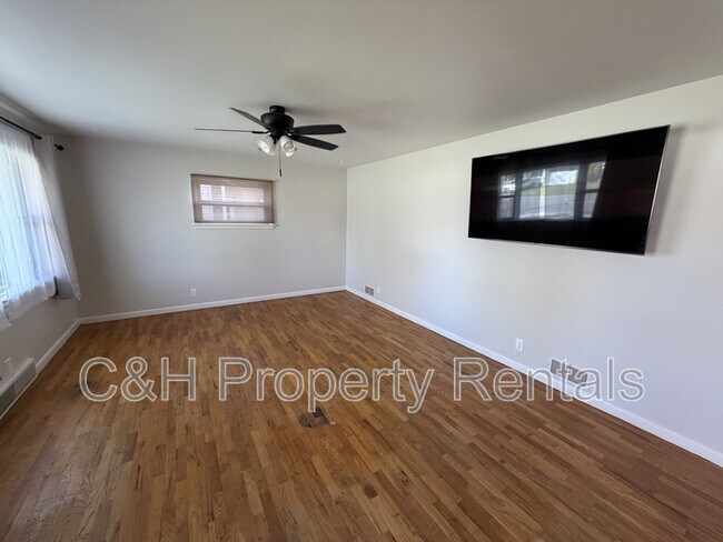 Foto del edificio - 1126 Lendel Ln