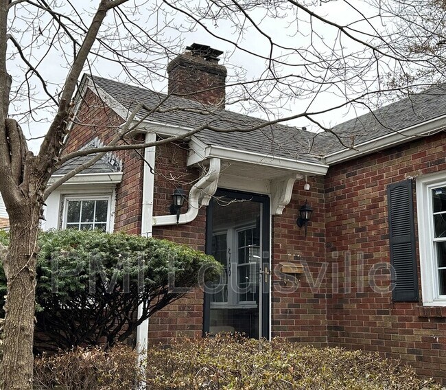 3100 MeadowLark Ave, Louisville, KY 40213 House for Rent in