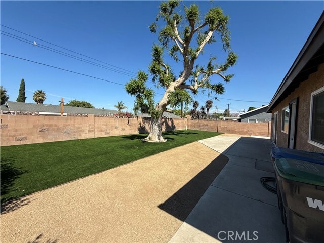 Building Photo - 1343 Cherry Ave
