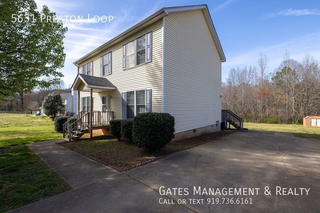 Building Photo - Roomy Home on Quiet Mebane Cul-de-Sac