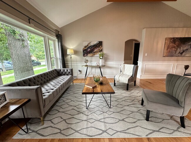 Main Living Room 2 - 6327 N Keeler Ave