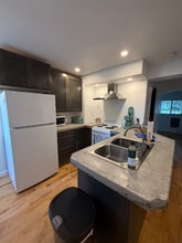 Building Photo - 805 S Maple Ave