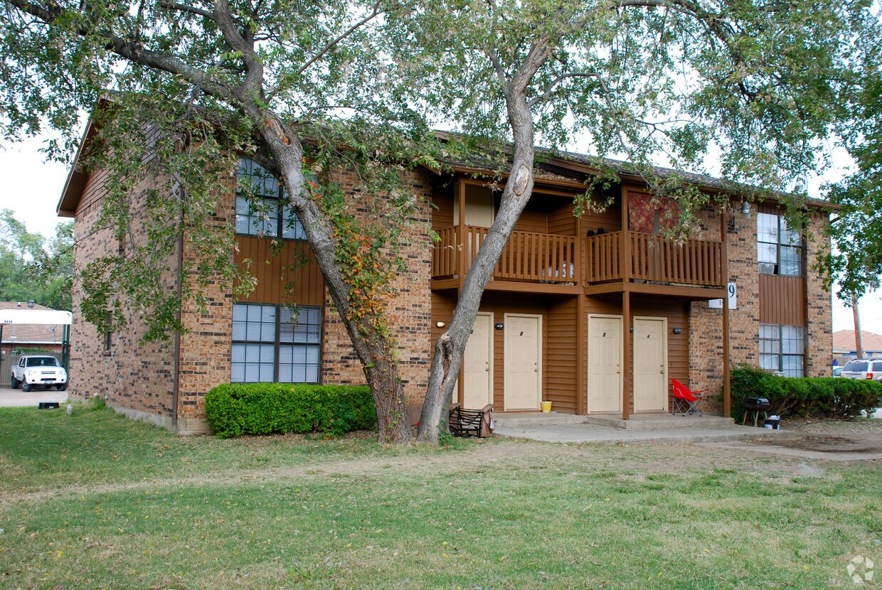 1429 Pryor Pl, Grand Prairie, TX 75051 Apartments in Grand Prairie, TX