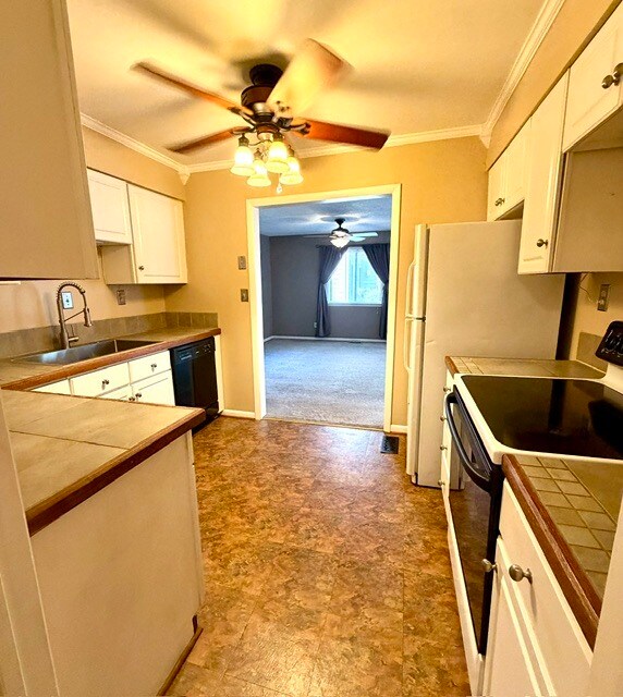 Building Photo - 2732 Manoomin Pl