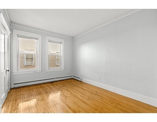 Building Photo - 554 Washington St