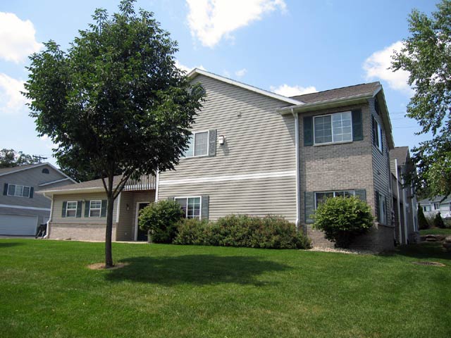 Primary Photo - 3326 Leopold Way