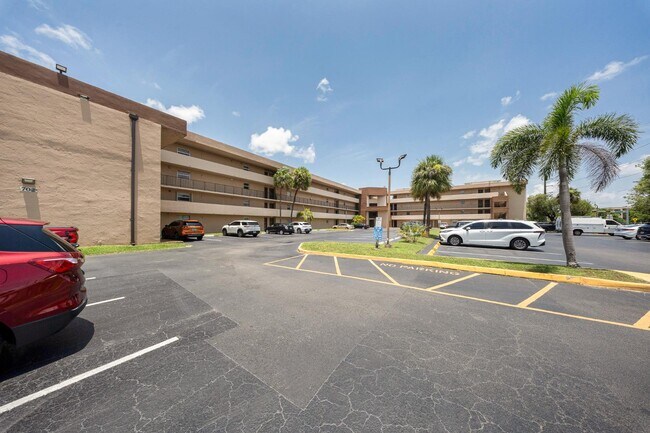 Foto del edificio - 706 NW 87th Ave