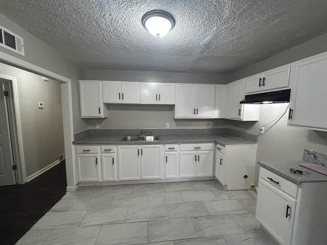 Foto del edificio - 2926 Mimosa Ave