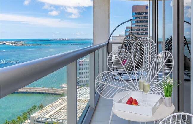 Building Photo - 485 Brickell Ave