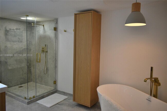 Foto del edificio - 1865 S Ocean Dr