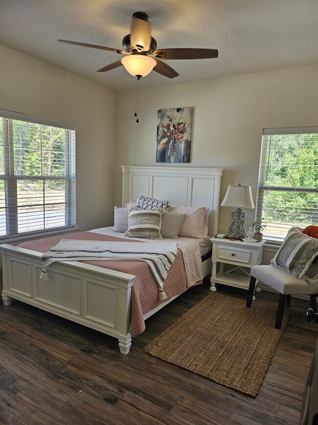 Foto del edificio - 6925 Lakeridge Dr