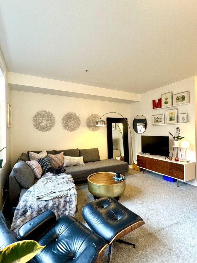 Willis Condominiums Queen Anne Condo for Rent in Seattle, WA